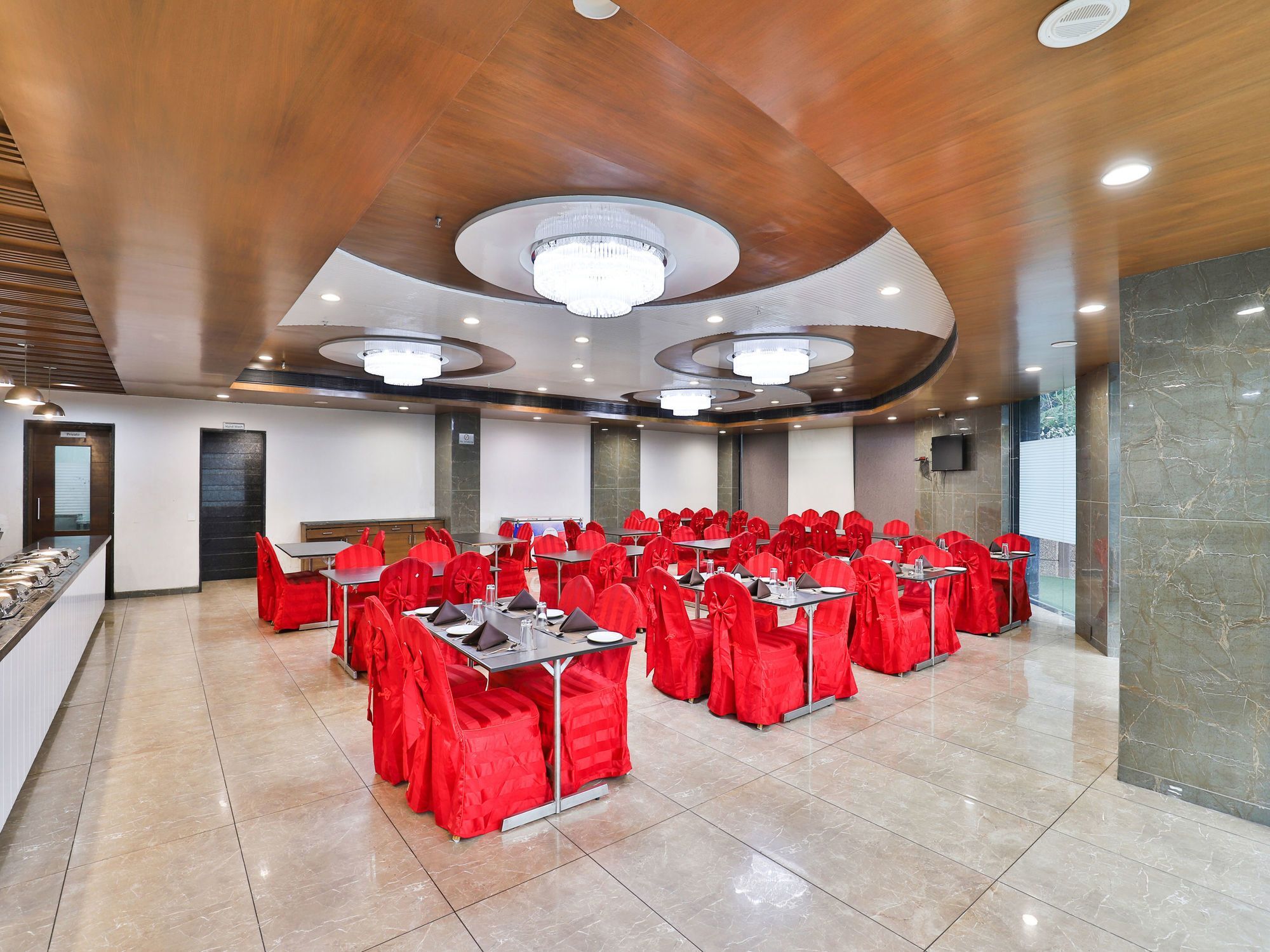Oyo 4938 Hotel Dev Aadi Ahmedabad Exterior photo